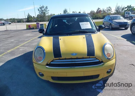2008 Mini Cooper z USA, uszkodzony, nr VIN WMWMF33558TT66374